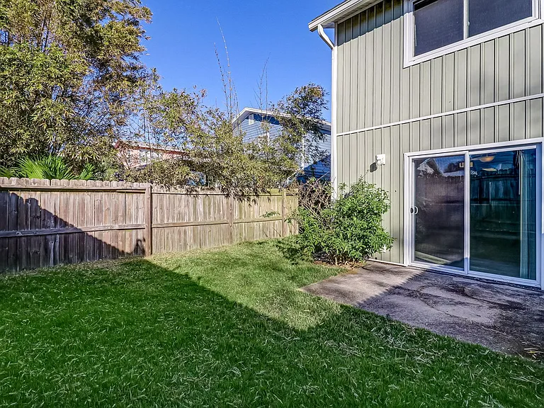 833 Mary St #B — Photo 20