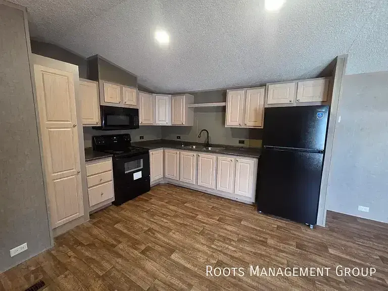 320 Rae St #40 — Photo 5