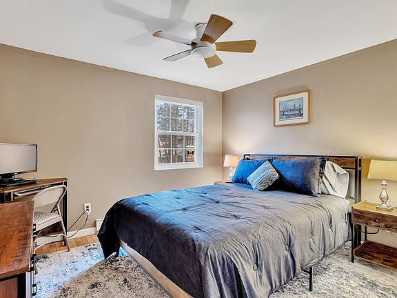 4th image of 22 Pepperbush Pl