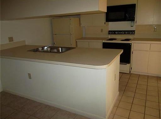 2nd image of 865 Blue Ridge Cir