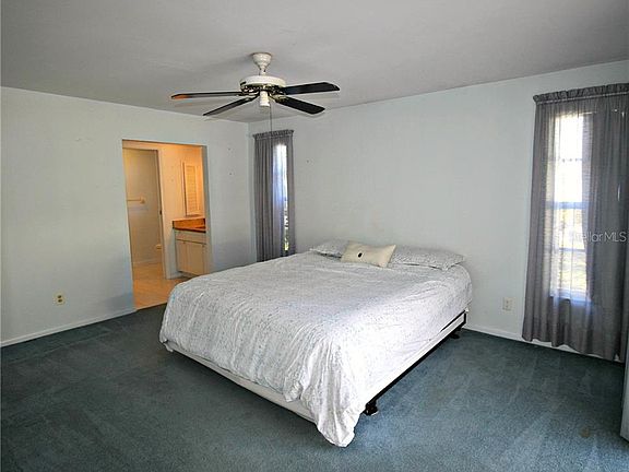 4th image of 1403 SE 11th Ter