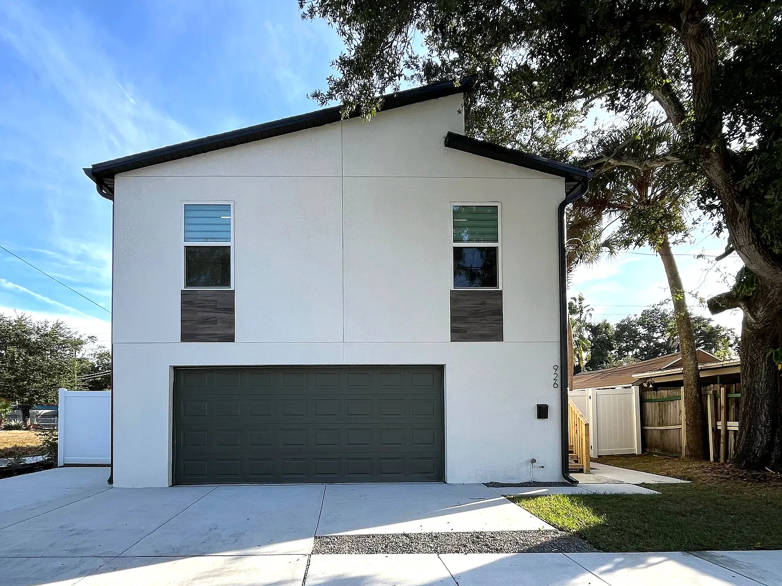 5 bed, 1695 sqft, $3,717 — Photo 3