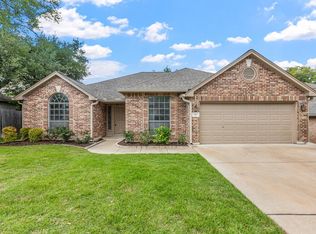 310 Summer Hill Dr, Fredericksburg, TX 78624