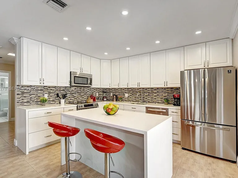 825 Harrison St — Photo 10