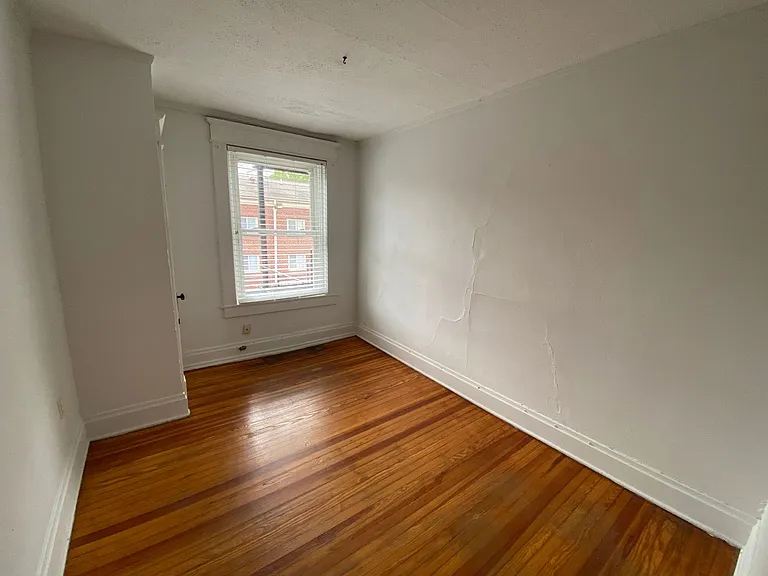 E Norwich Ave 4-16 SSR — Photo 30