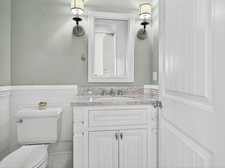 4533 Farmdale Ave — Photo 56