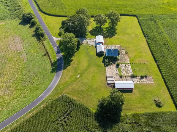 13489 Lomax Rd, Prophetstown, IL 61277
