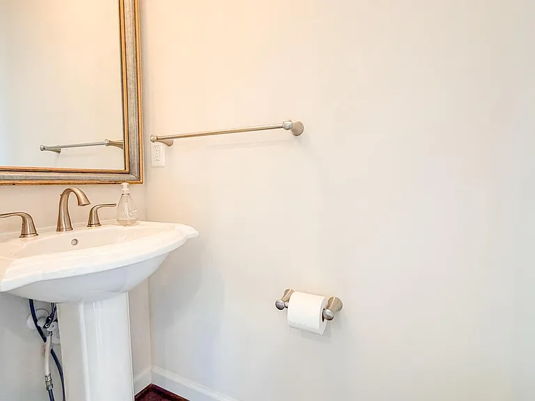 1121 S Lincoln St — Photo 26