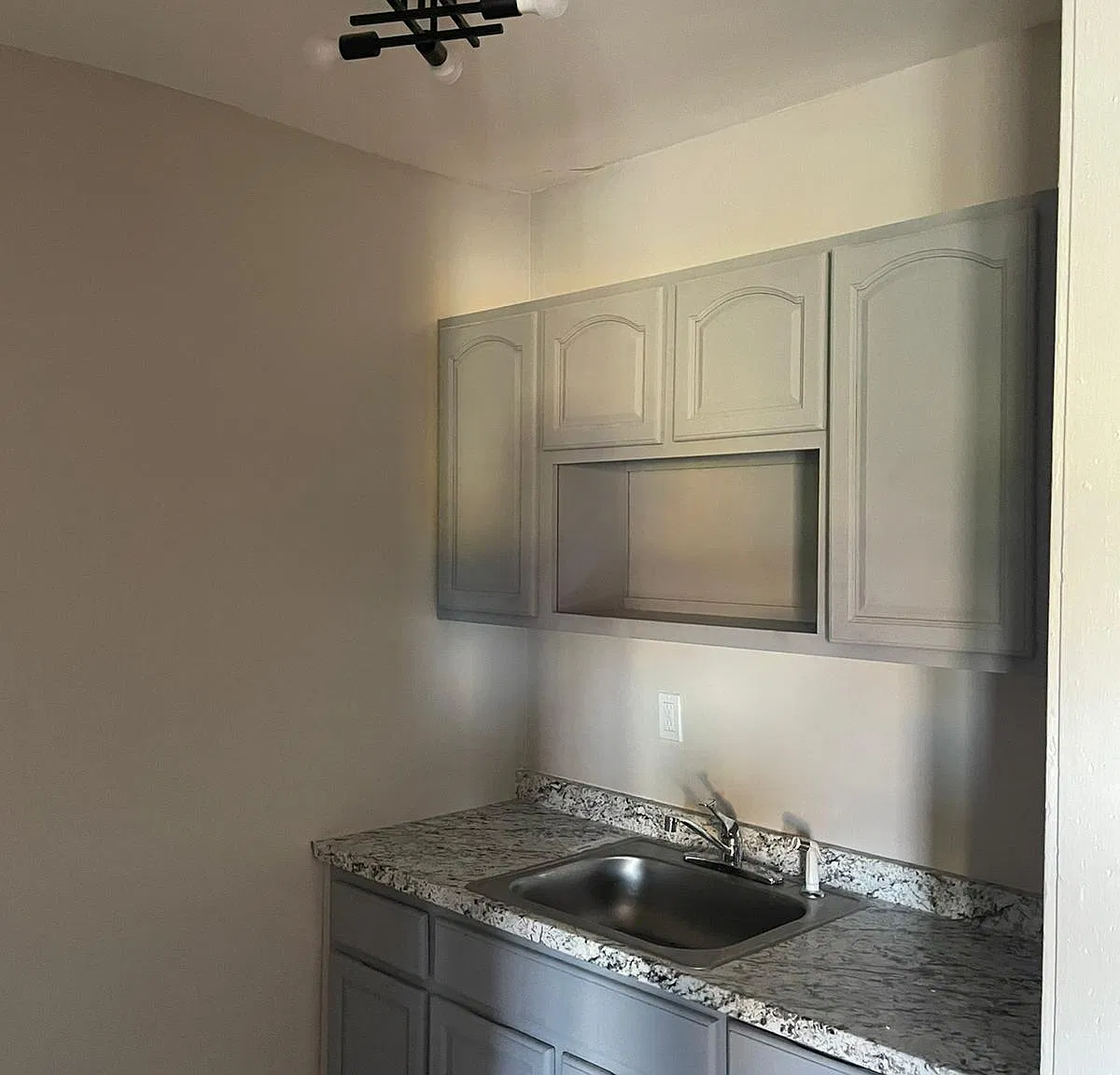 210 Arch St — Photo 1