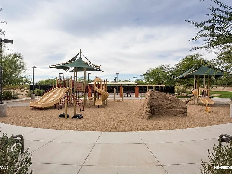 3607 E Salter Dr — Photo 27