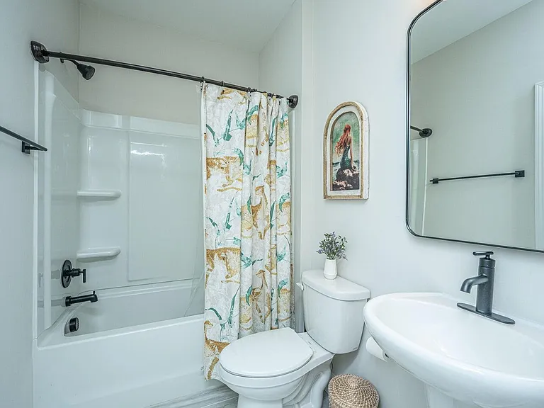 411 Grove End Rd — Photo 32