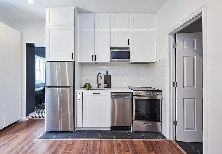 331 Catherine St #3 — Photo 1