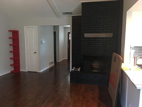 5th image of 2105 Plymouth Rock Dr