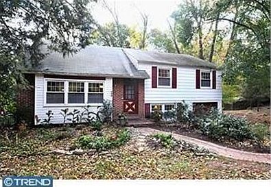 2nd image of 115 Forge Hill Ln