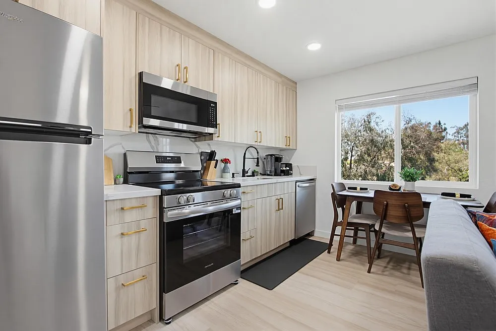 1 bed, 500 sqft, $2,800 — Photo 3