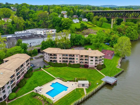 2 Park Place #C3E, Newburgh, NY 12550