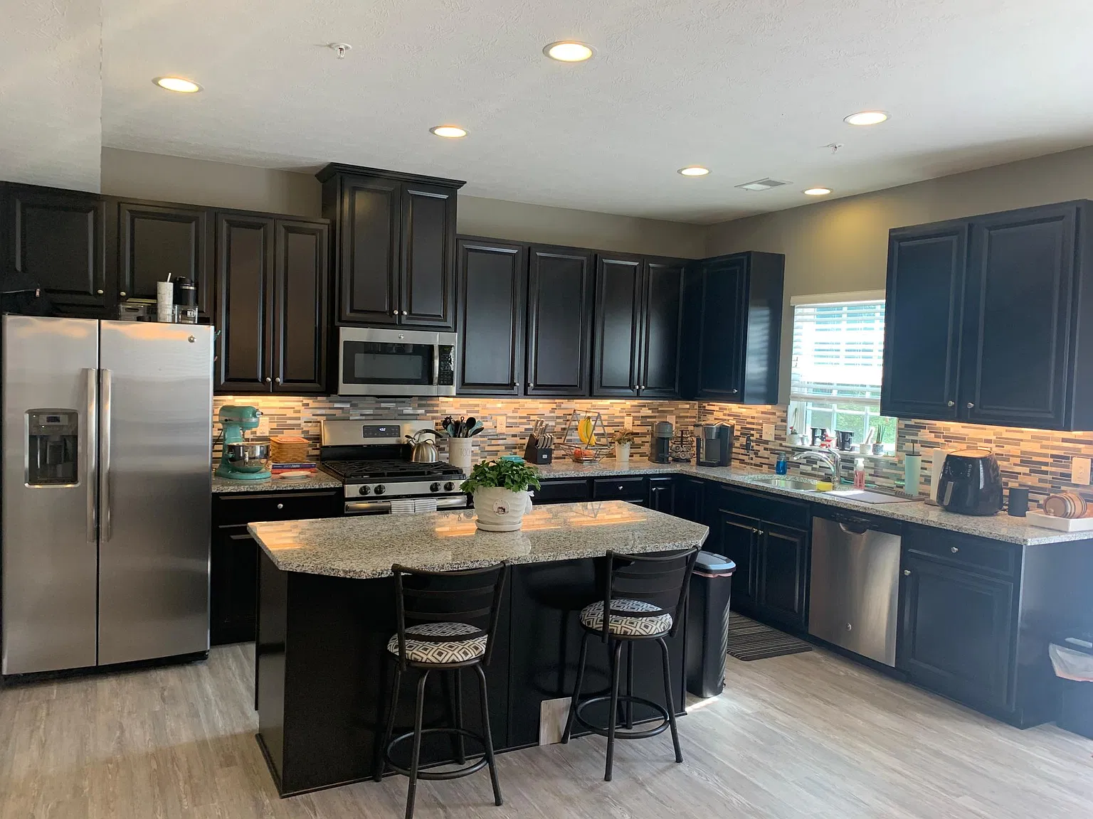 3 bed, 2.5 bath, 1800 sqft, $2,650 — Photo 3
