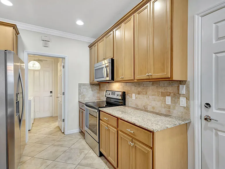 1212 S Community Dr — Photo 8
