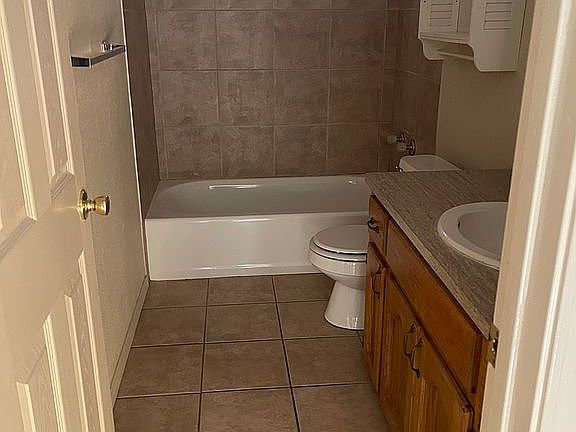 4th image of 3547 Driftwood Ave