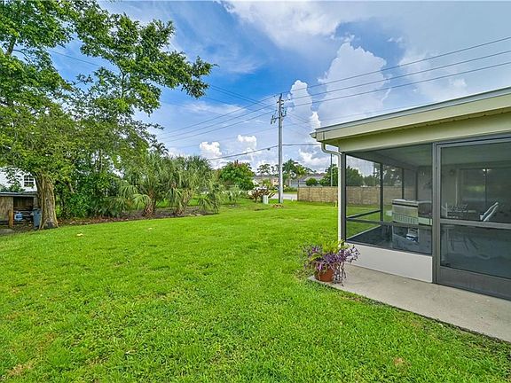 5th image of 27006 Elaine Dr