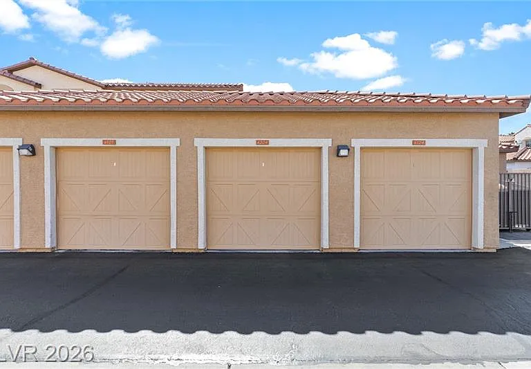asigned detached garage