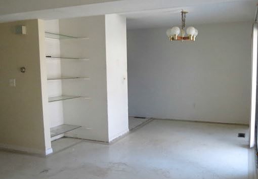 2nd image of 409 Thoreau St