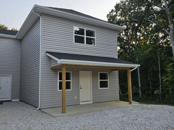 28802 Hug Point Ln, Warrenton, MO