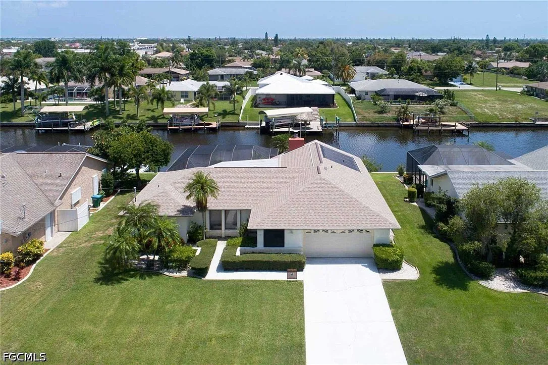 3 bed, 2.0 bath, 1799 sqft, $5,285 — Photo 4