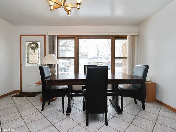 5th image of 54 Francis Ln