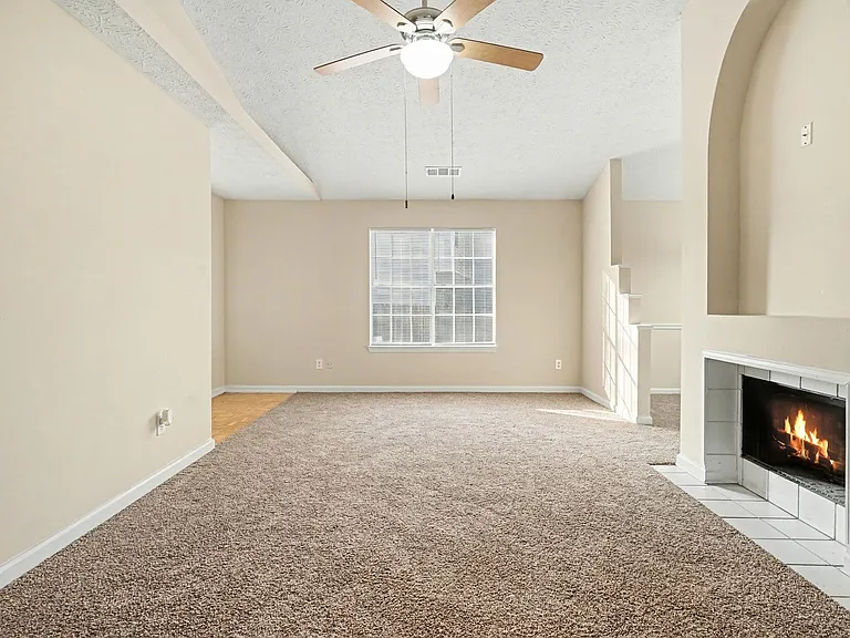 3787 River Ridge Ct — Photo 3