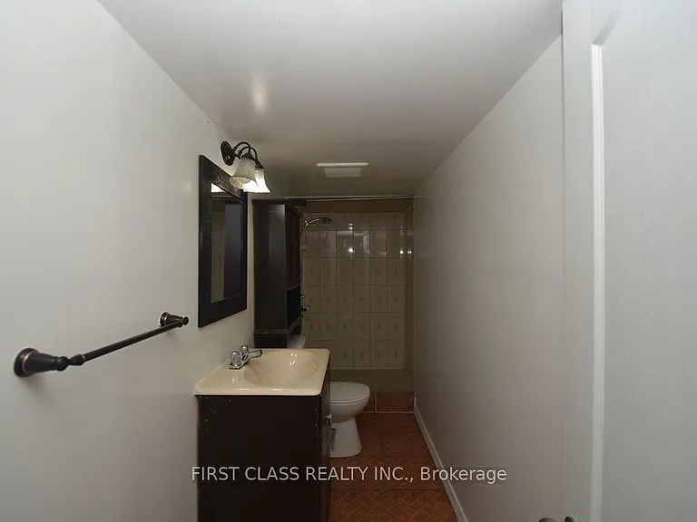 87 Vauxhall Dr — Photo 12