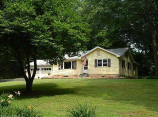 60 Francis Dr, Bethany, CT 06524