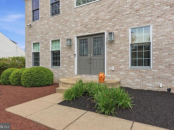 3rd image of 100 Windy Knoll Dr