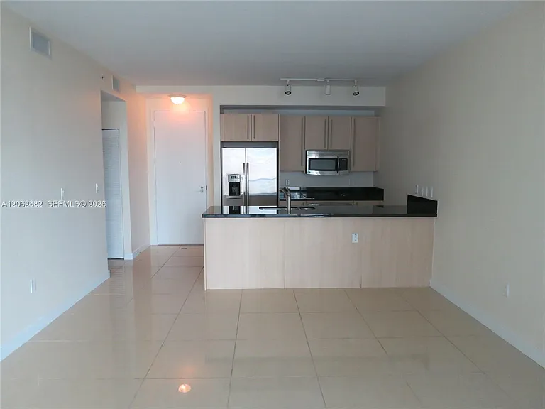 1111 SW 1st Ave #1024 — Photo 4
