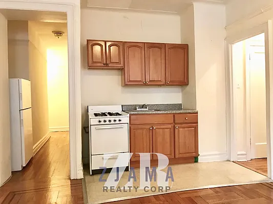 Rented by Zjama Realty Corp | media 4