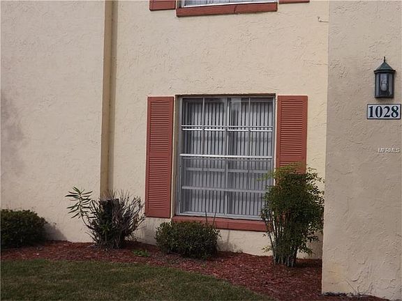 3rd image of 1028 Plantation Dr APT C1