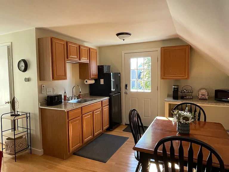 10 Jessica Dr #1 — Photo 2