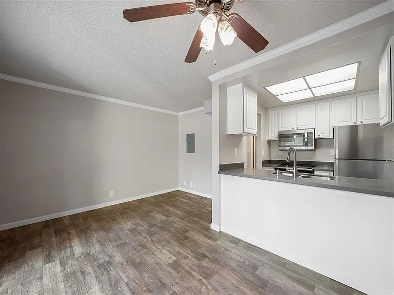 Valley Ridge Apartment Homes — Photo 7