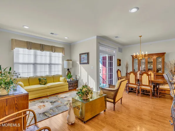 237 Sophee Lane, Lakewood, NJ 08701