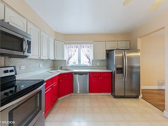 5th image of 9374 Landings Ln Unit 205