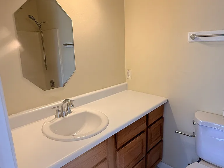918 Egmont St #918 — Photo 8