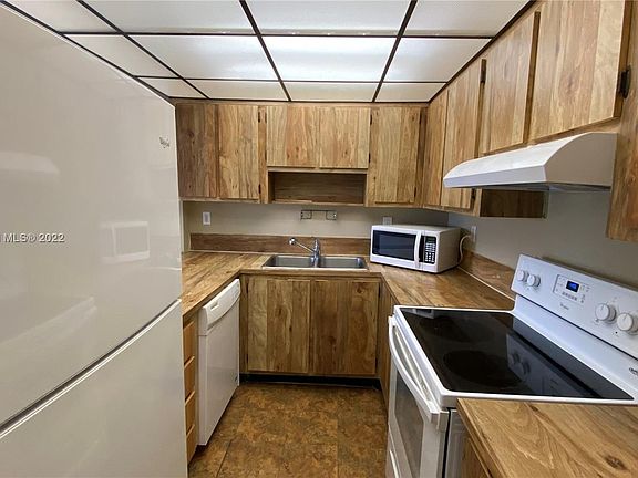 4th image of 9301 SW 92nd Ave APT 404-C