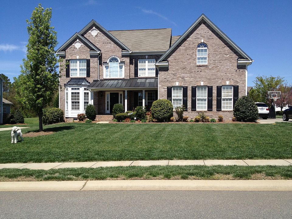 1st image of 285 Corona Cir