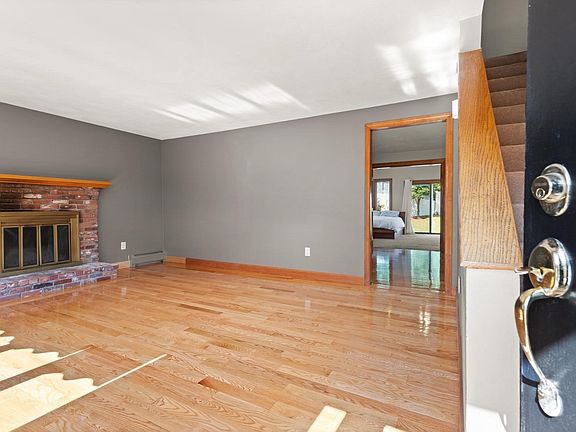 5th image of 8 Short St