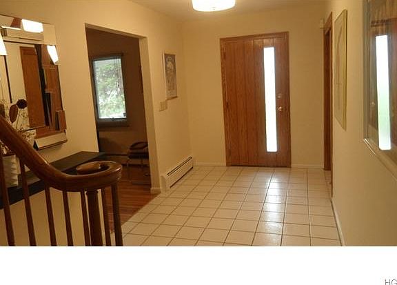 4th image of 11 Angus Ln