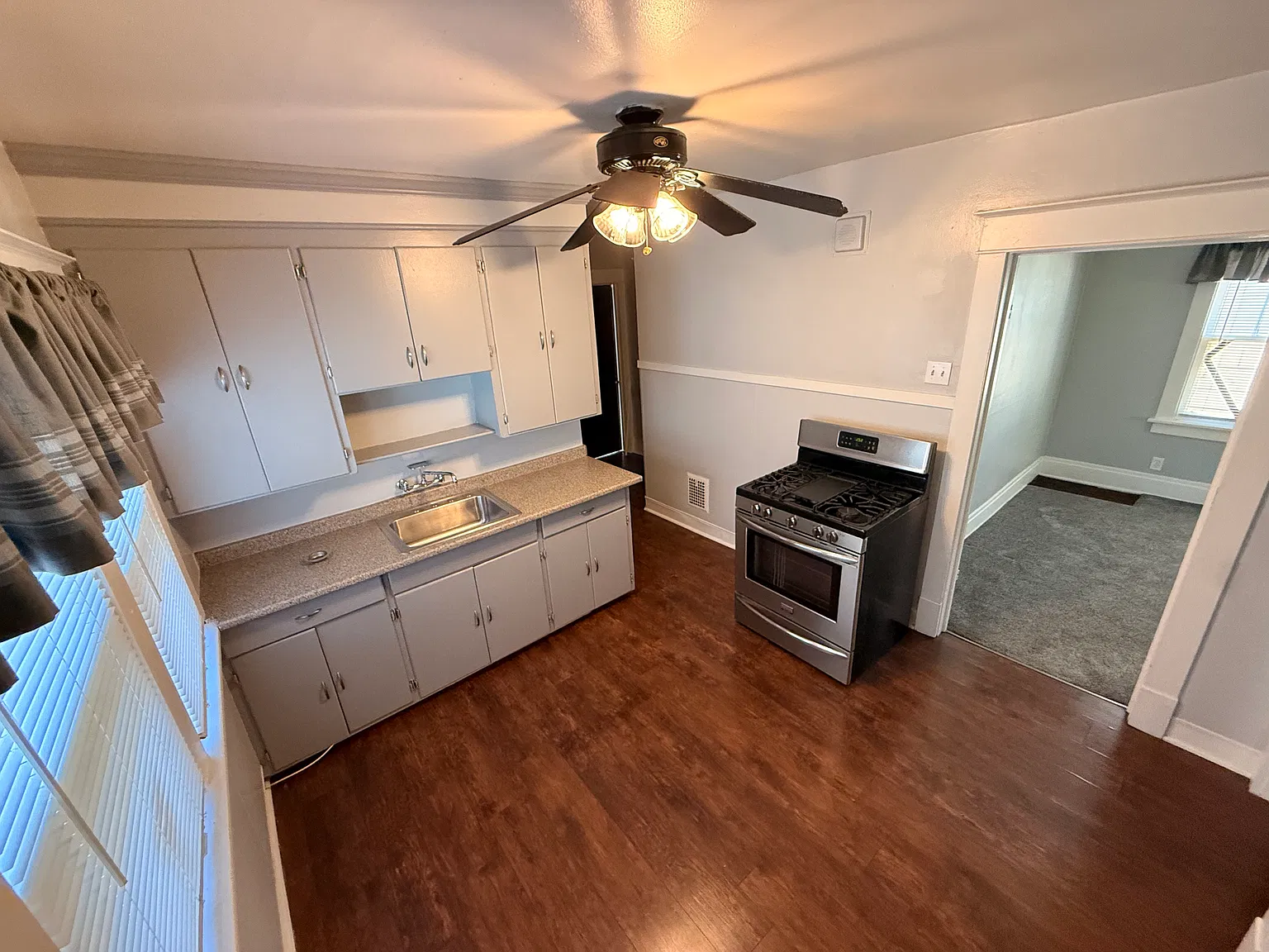 3 bed, $1,500 — Photo 4
