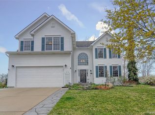 1101 Polo Dr, South Lyon, MI