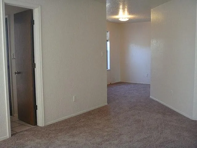 11009 Briarwood Ter NE — Photo 15