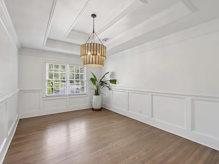 1905 Gainsborough Dr — Photo 31