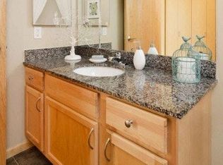 4755 Park Commons Dr APT 408, Minneapolis, MN 55416